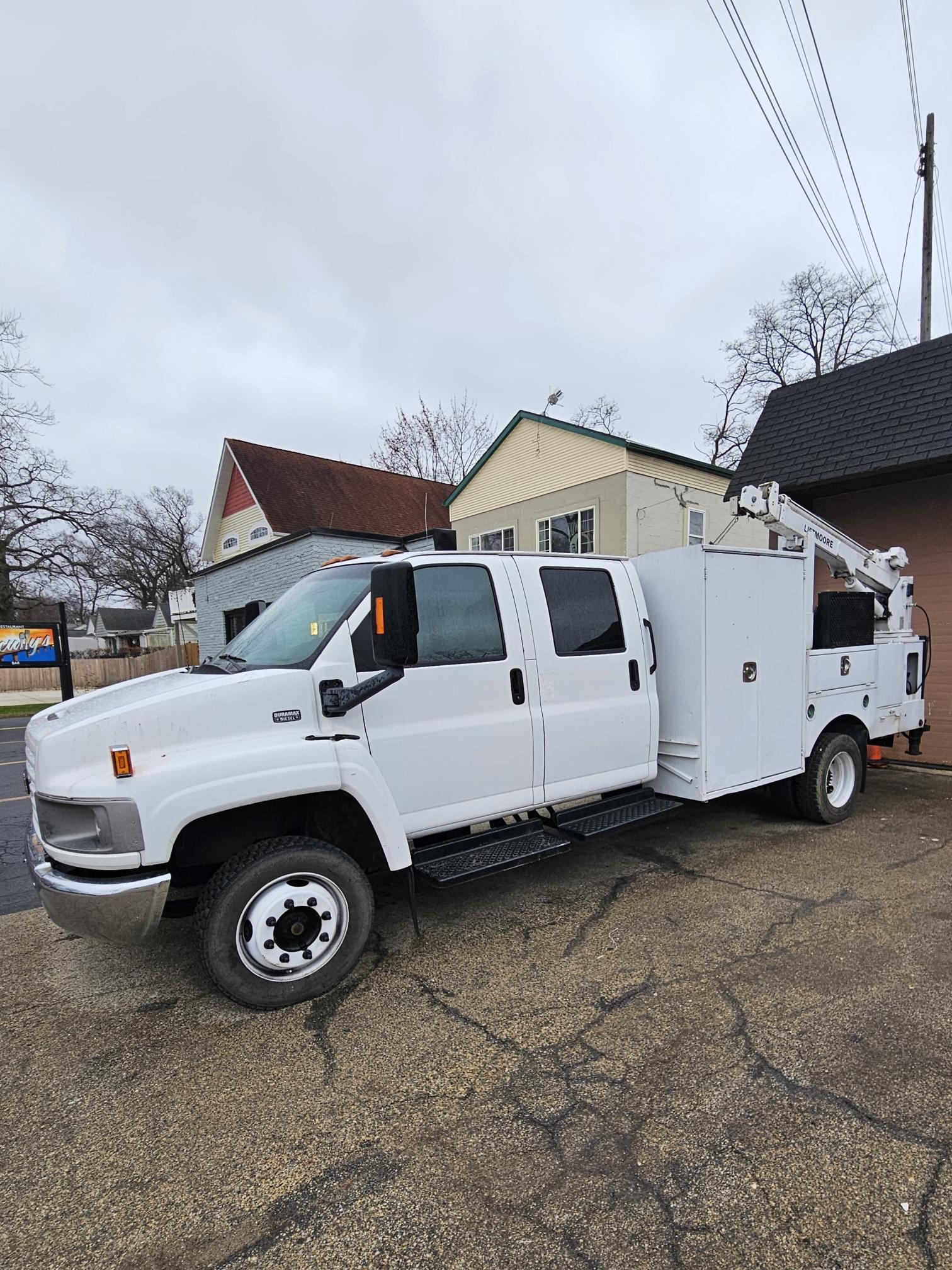 2009 CHEVROLET 5500 - Image 2
