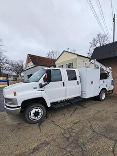 2009 CHEVROLET 5500 - Image 2