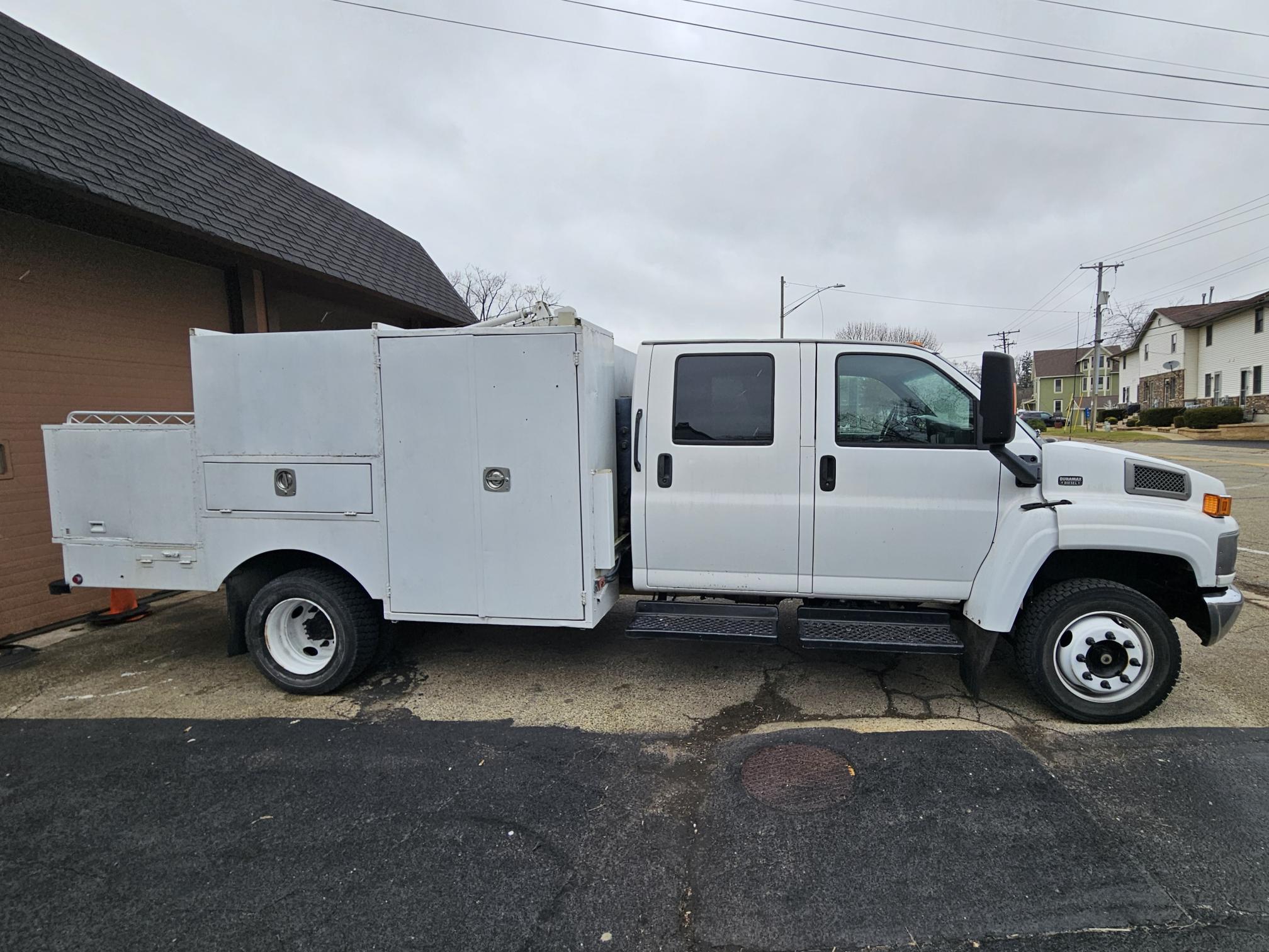 2009 CHEVROLET 5500 - Image 5
