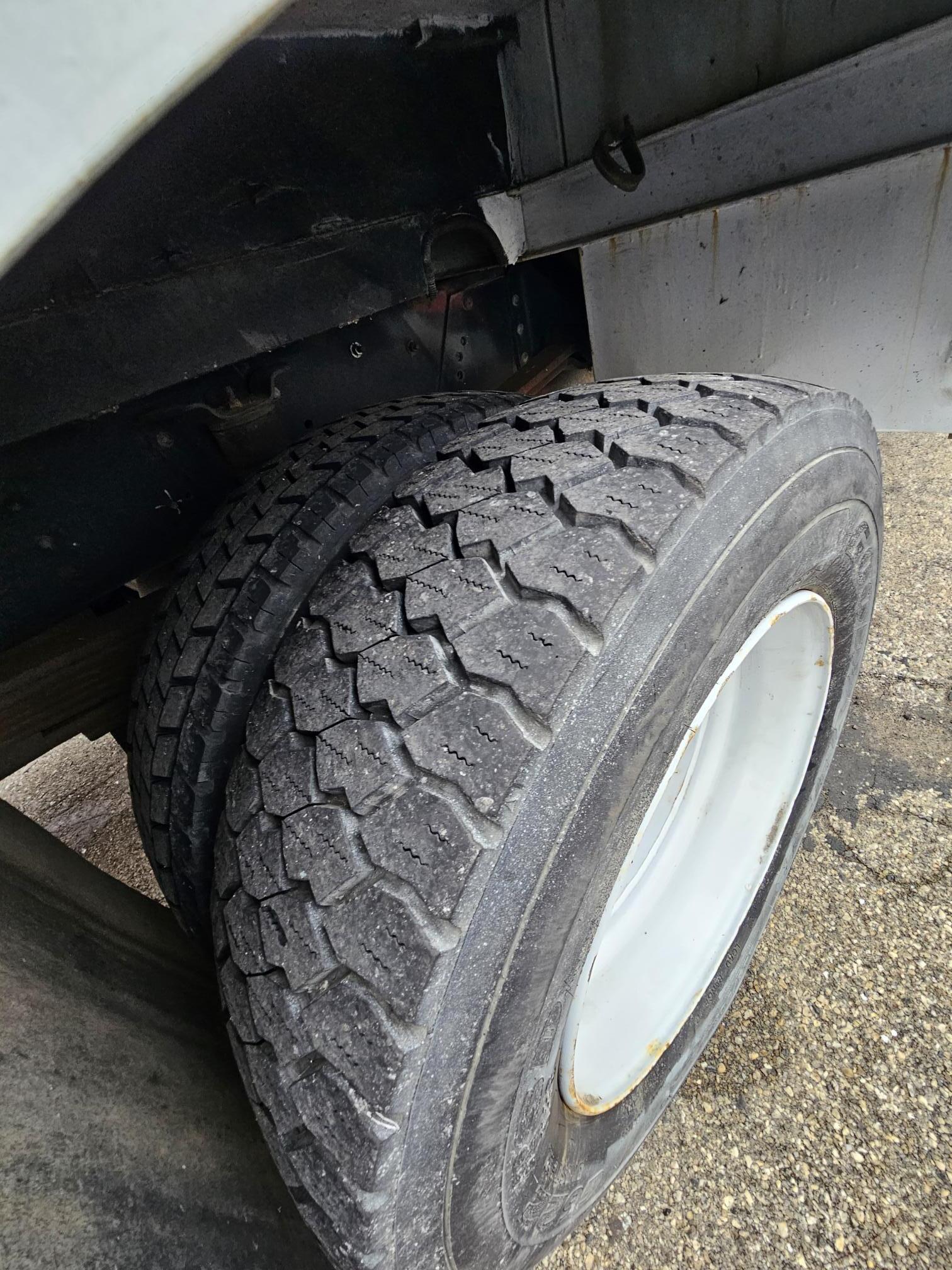 2009 CHEVROLET 5500 - Image 7