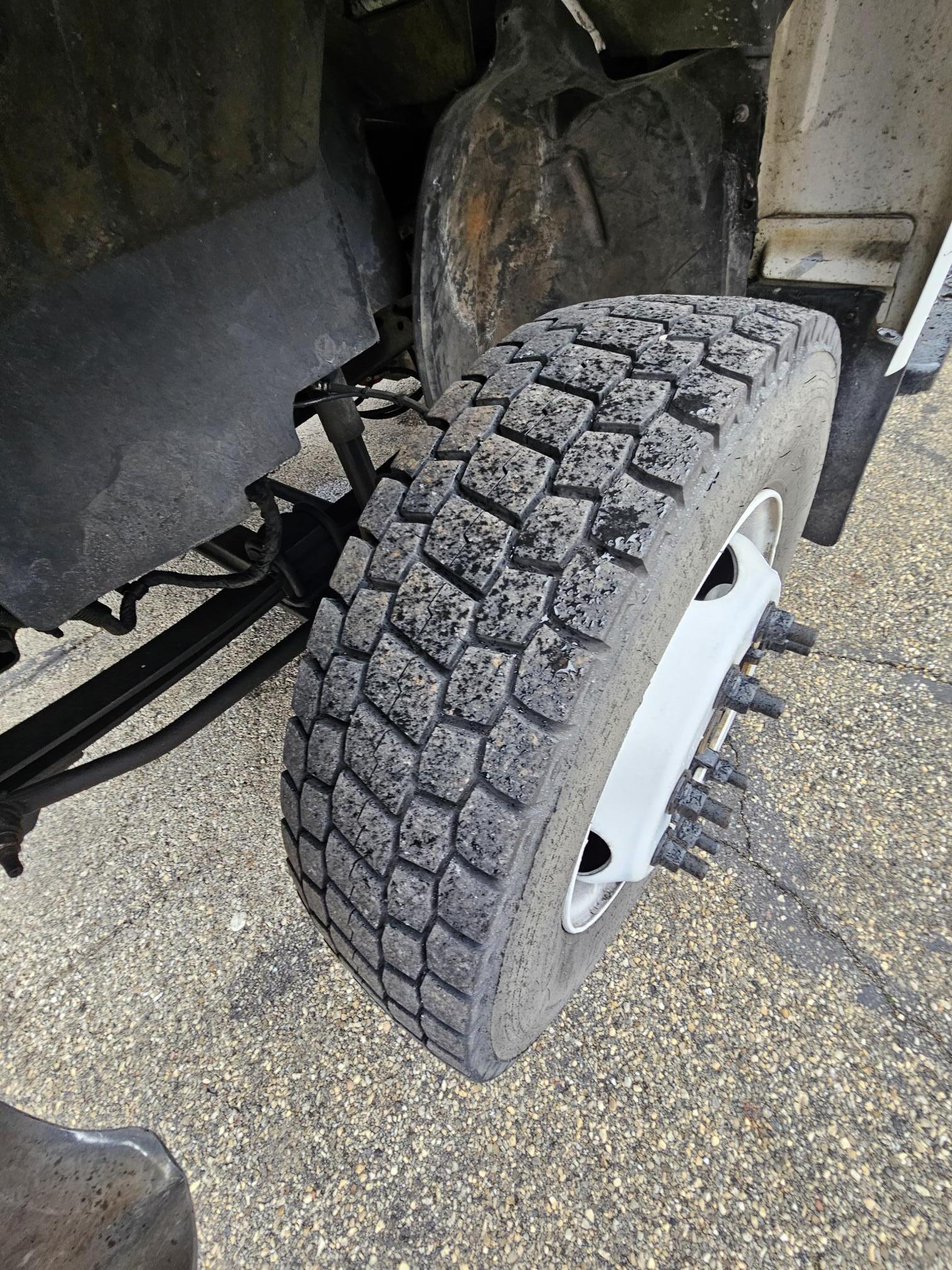 2009 CHEVROLET 5500 - view 9 of 27