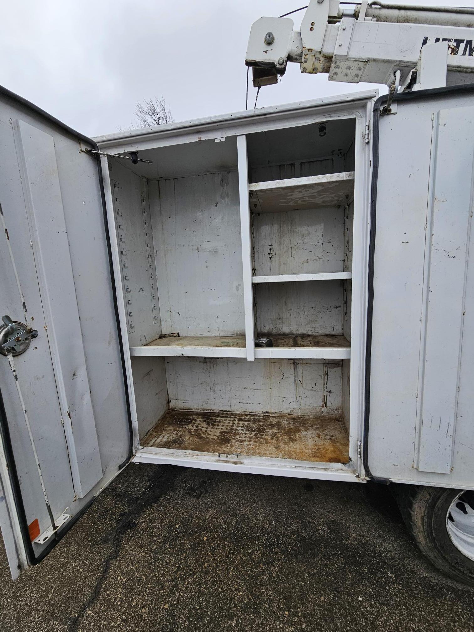 2009 CHEVROLET 5500 - Image 21