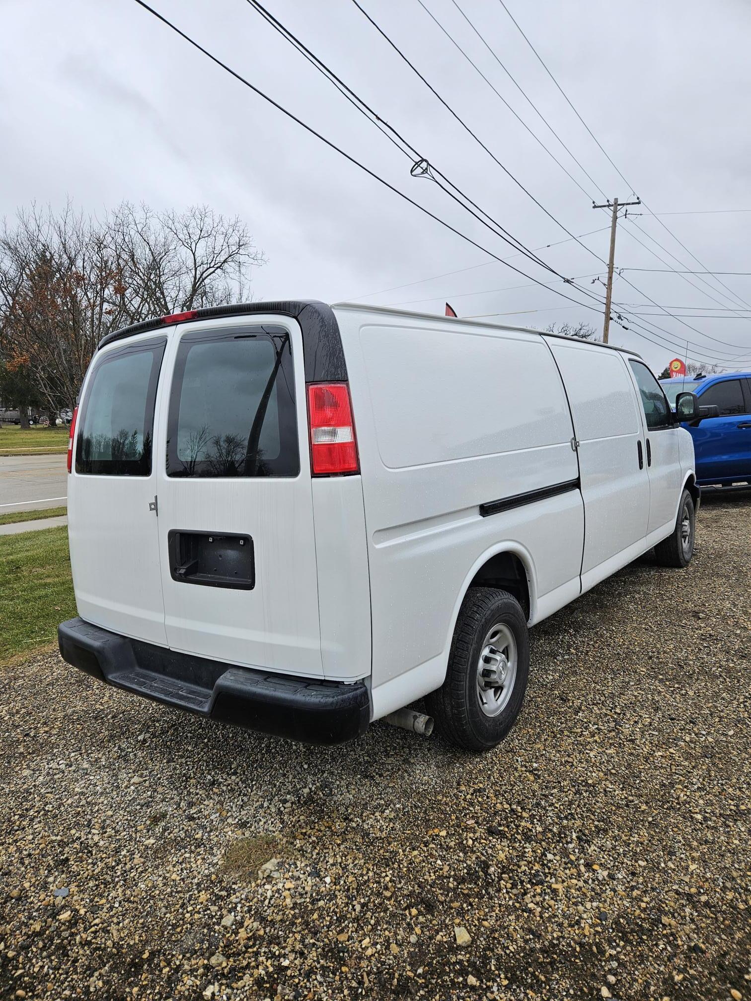 2019 CHEVROLET 2500 Express Cargo Van - Image 6