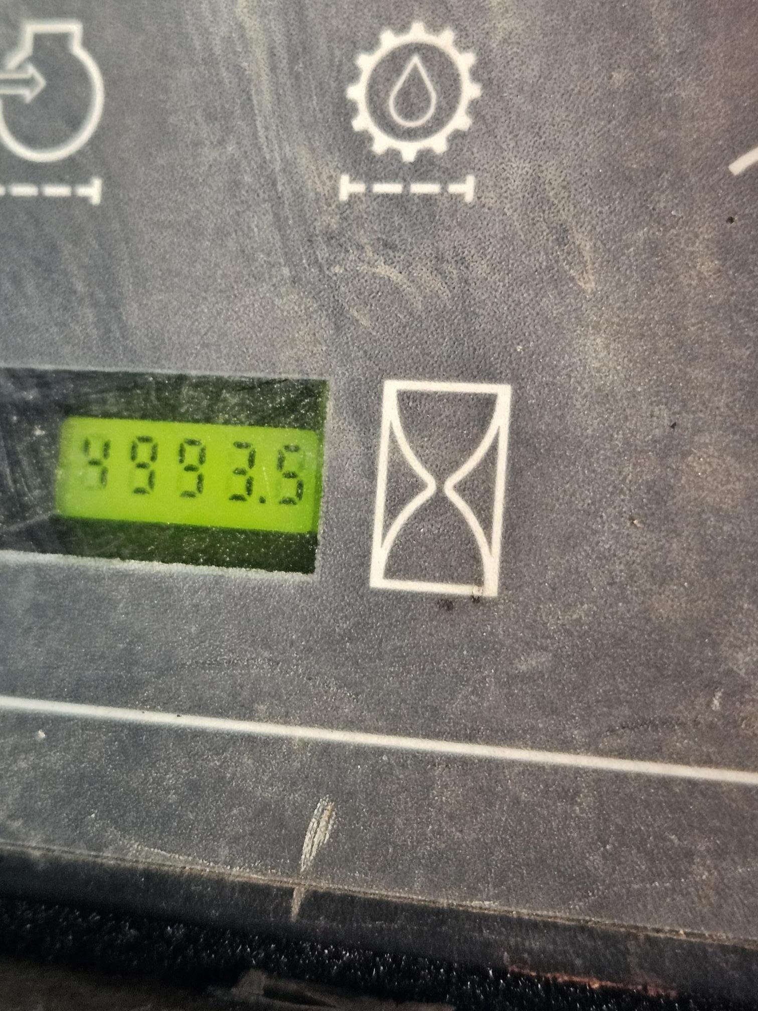 1999 CASE 85XT - Image 8