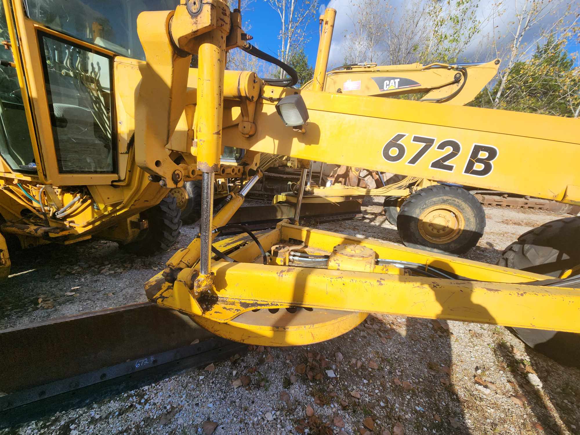 1990 DEERE 672B - Image 14