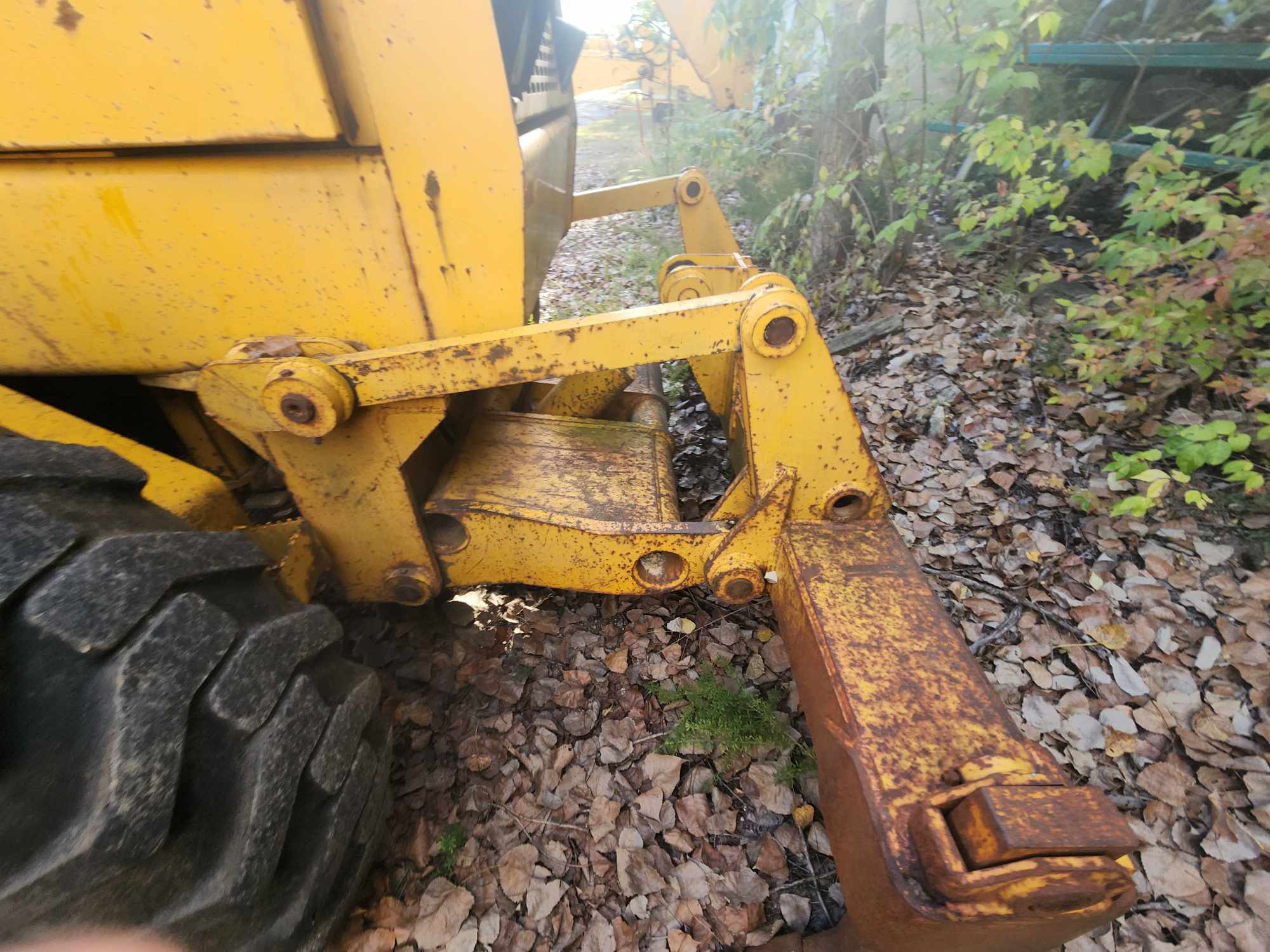 1990 DEERE 672B - Image 10