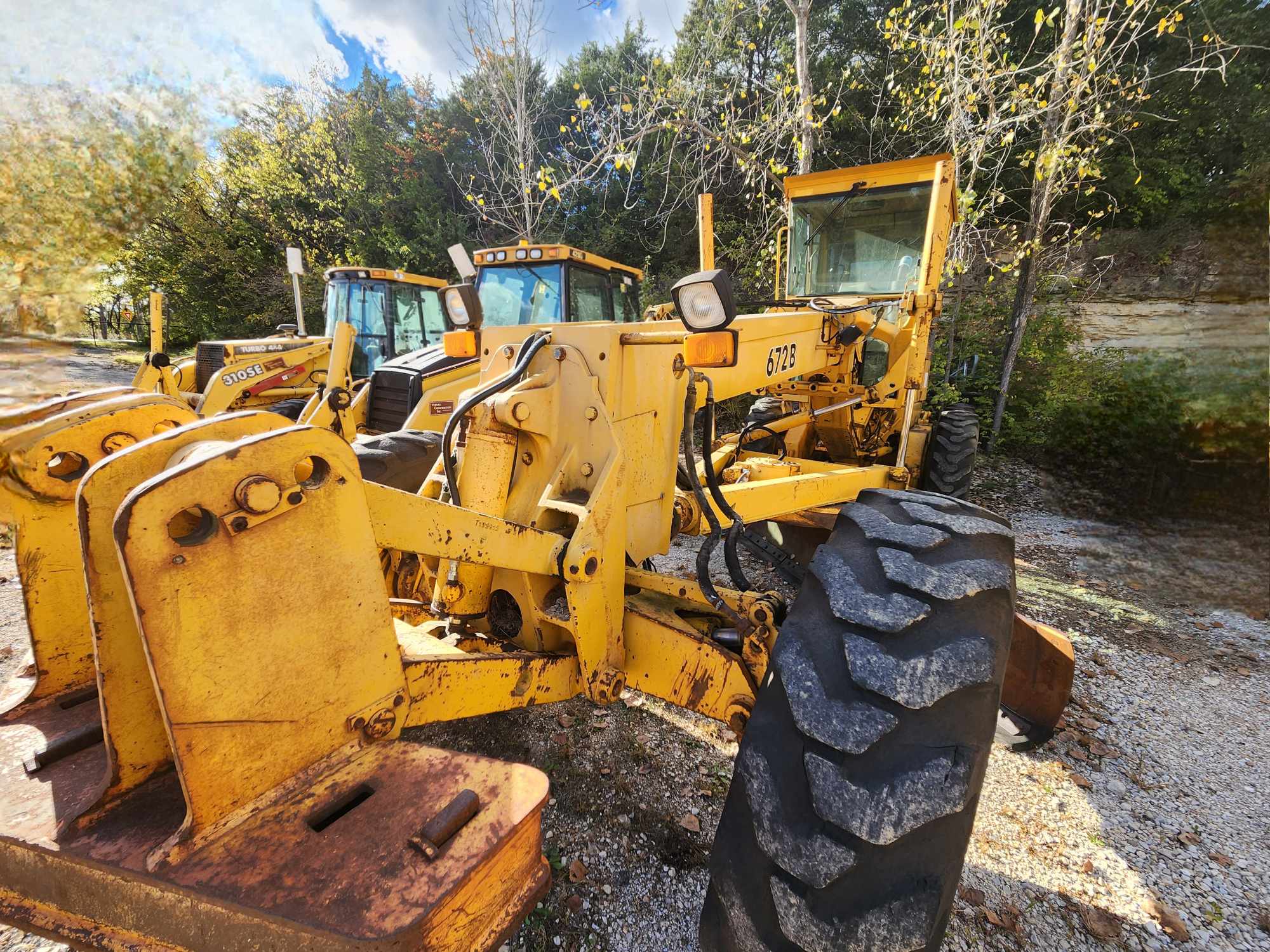 1990 DEERE 672B - Image 2