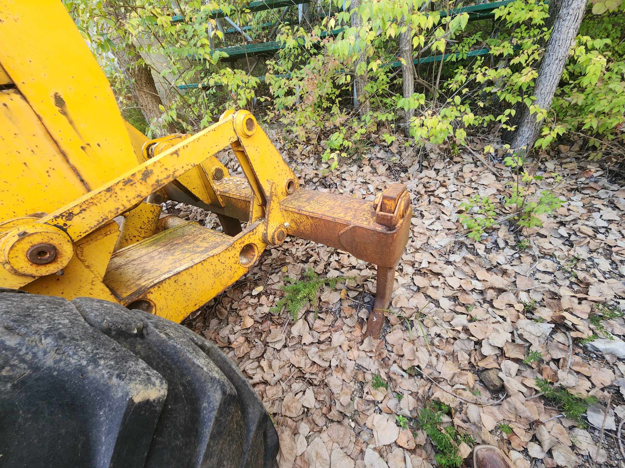 1990 DEERE 672B - Image 11