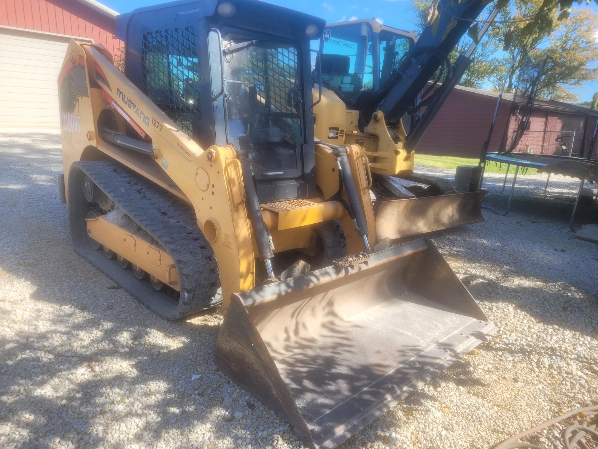 2017 MUSTANG 2100 RT - Image 2