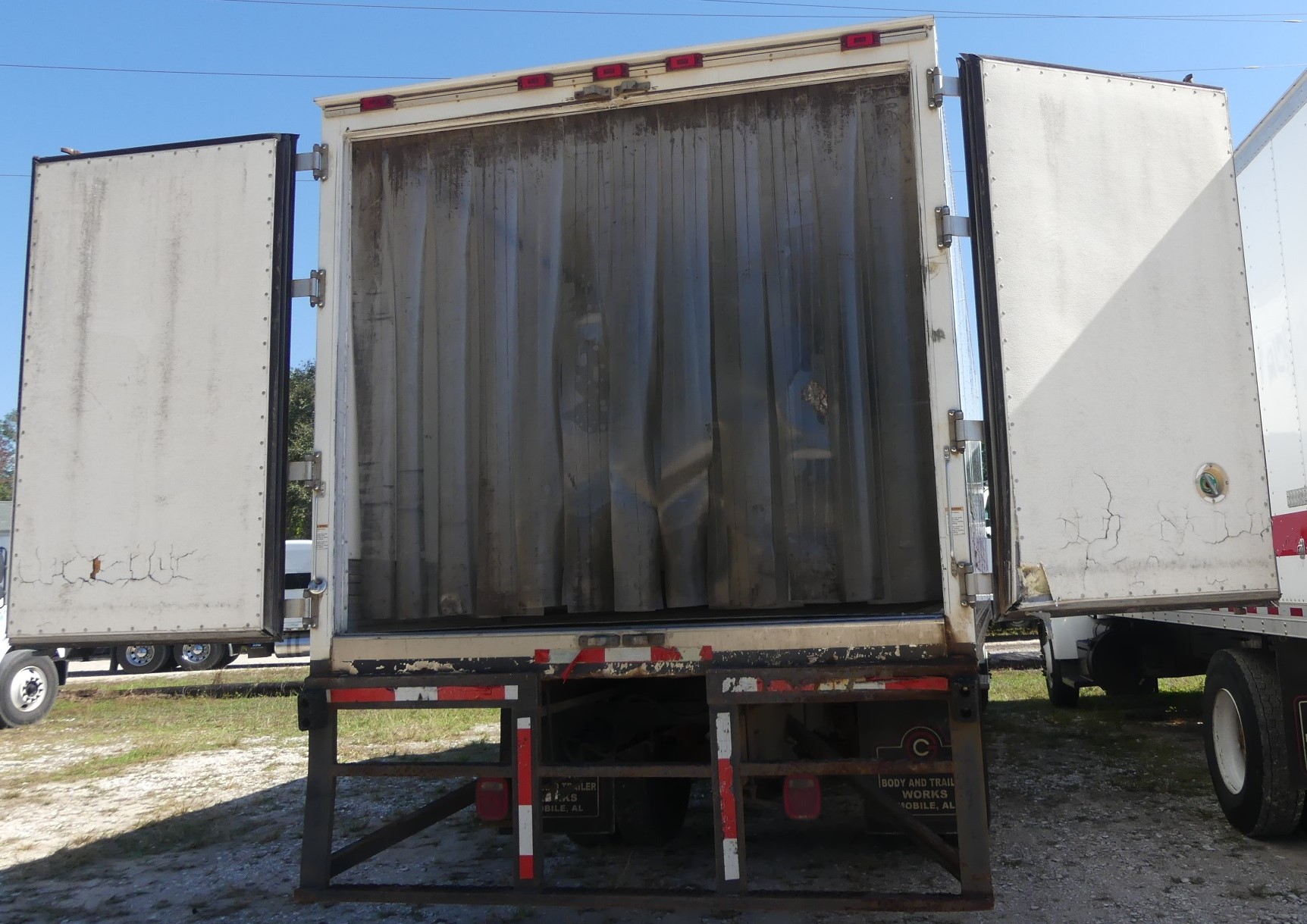 2016 PETERBILT 337 - Image 10