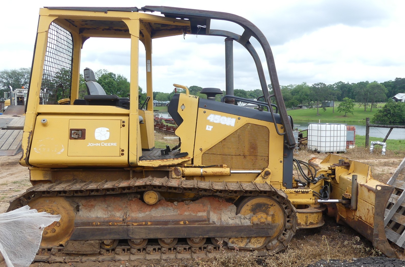 2002 DEERE 450H LT - Image 7