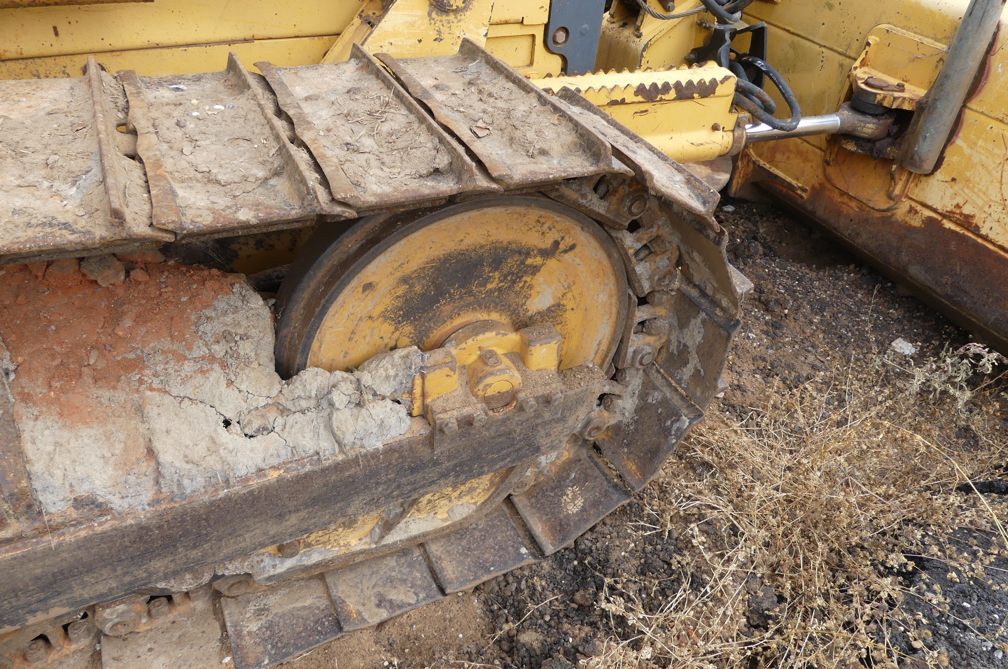 2002 DEERE 450H LT - view 10 of 22