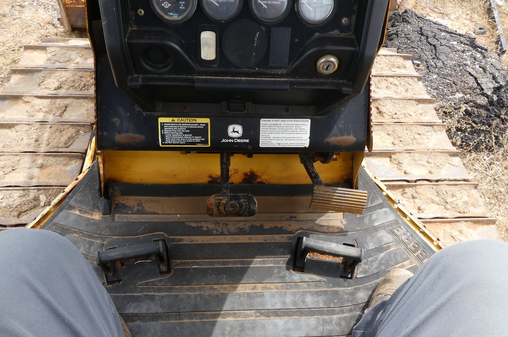 2002 DEERE 450H LT - view 18 of 22