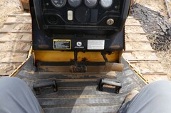 2002 DEERE 450H LT - Image 18