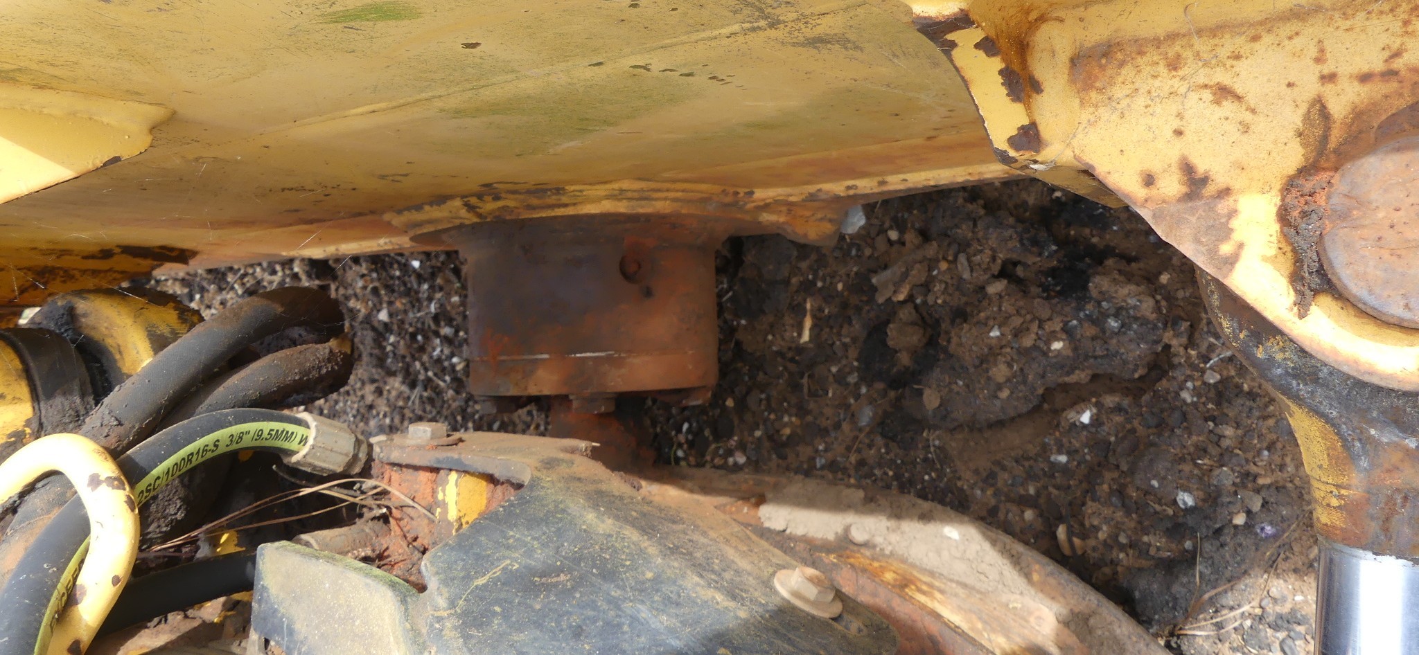 2002 DEERE 450H LT - Image 22