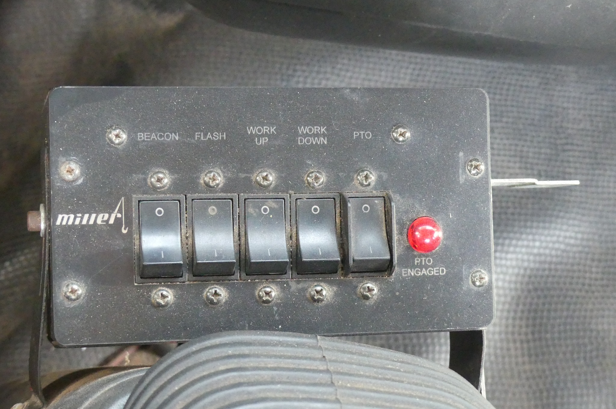 2000 ISUZU FRR - Image 12