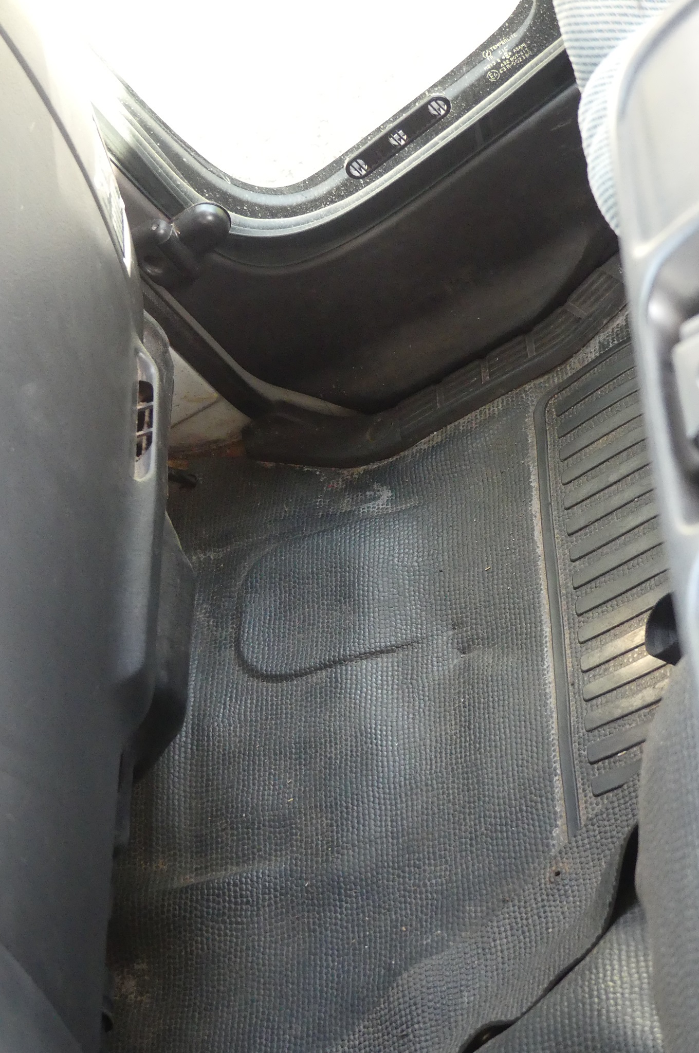 2000 ISUZU FRR - Image 13