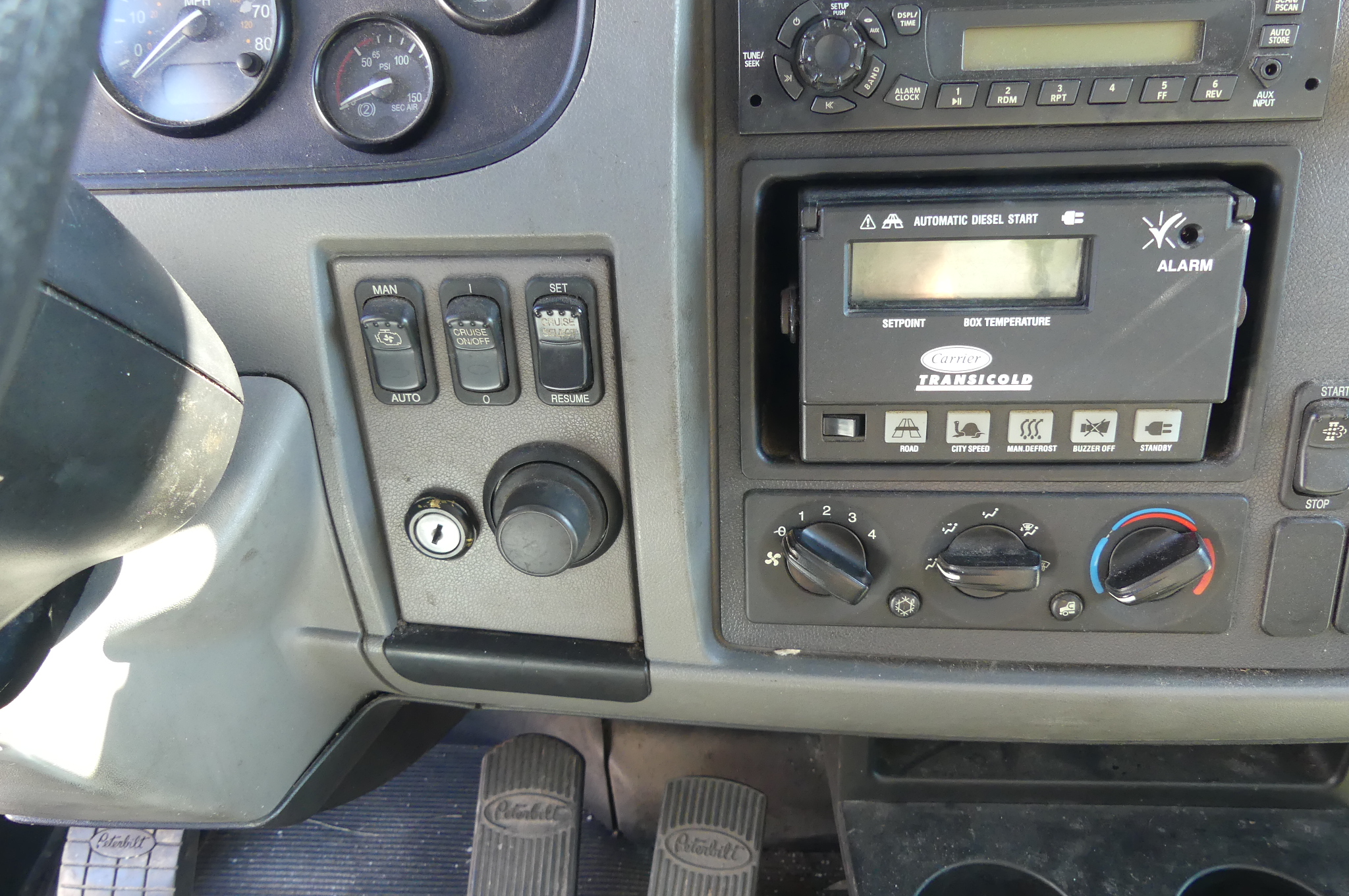 2013 PETERBILT PB337 - Image 15