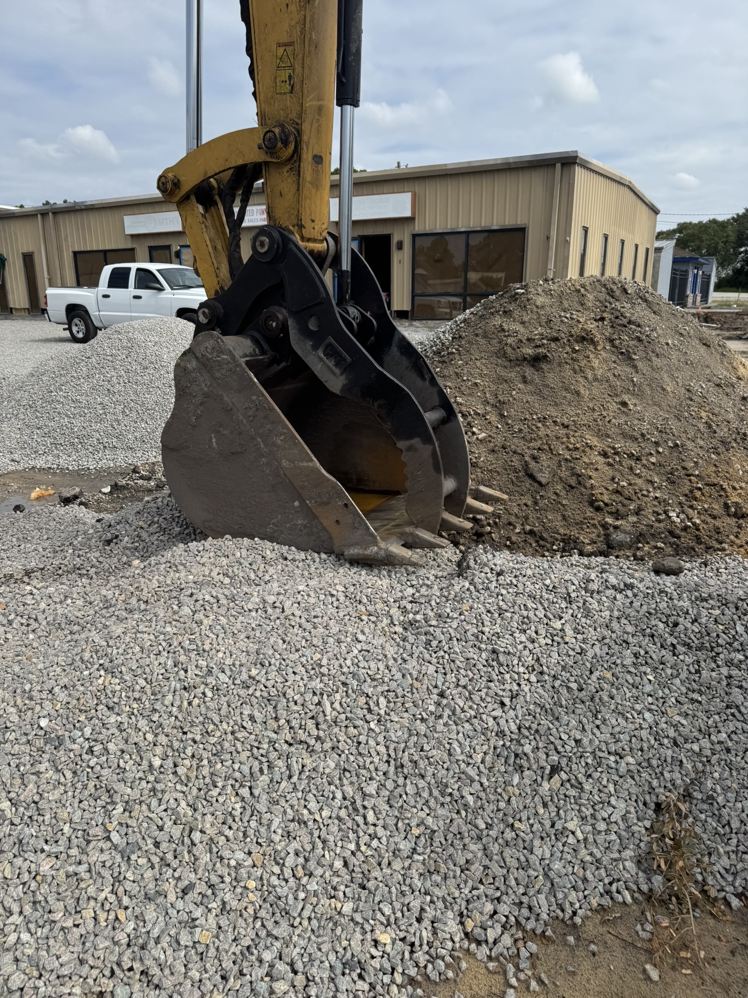 2022 CATERPILLAR 310 - view 10 of 32