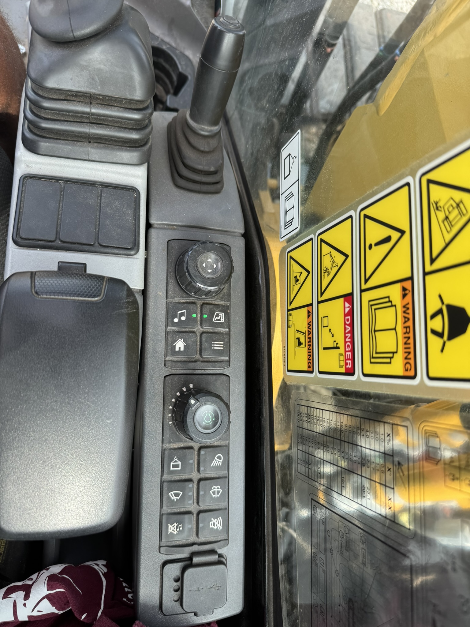 2022 CATERPILLAR 310 - view 18 of 32