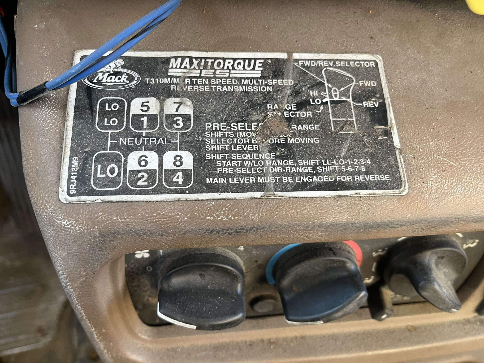 2005 MACK CV713 - Image 30