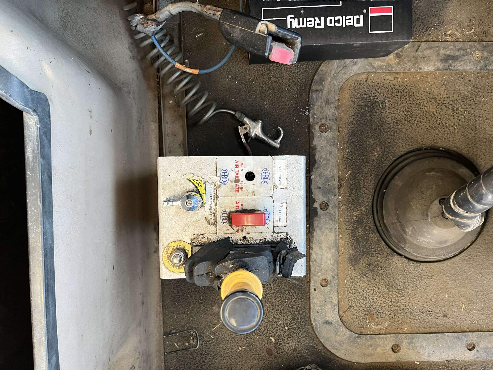 2005 MACK CV713 - Image 29