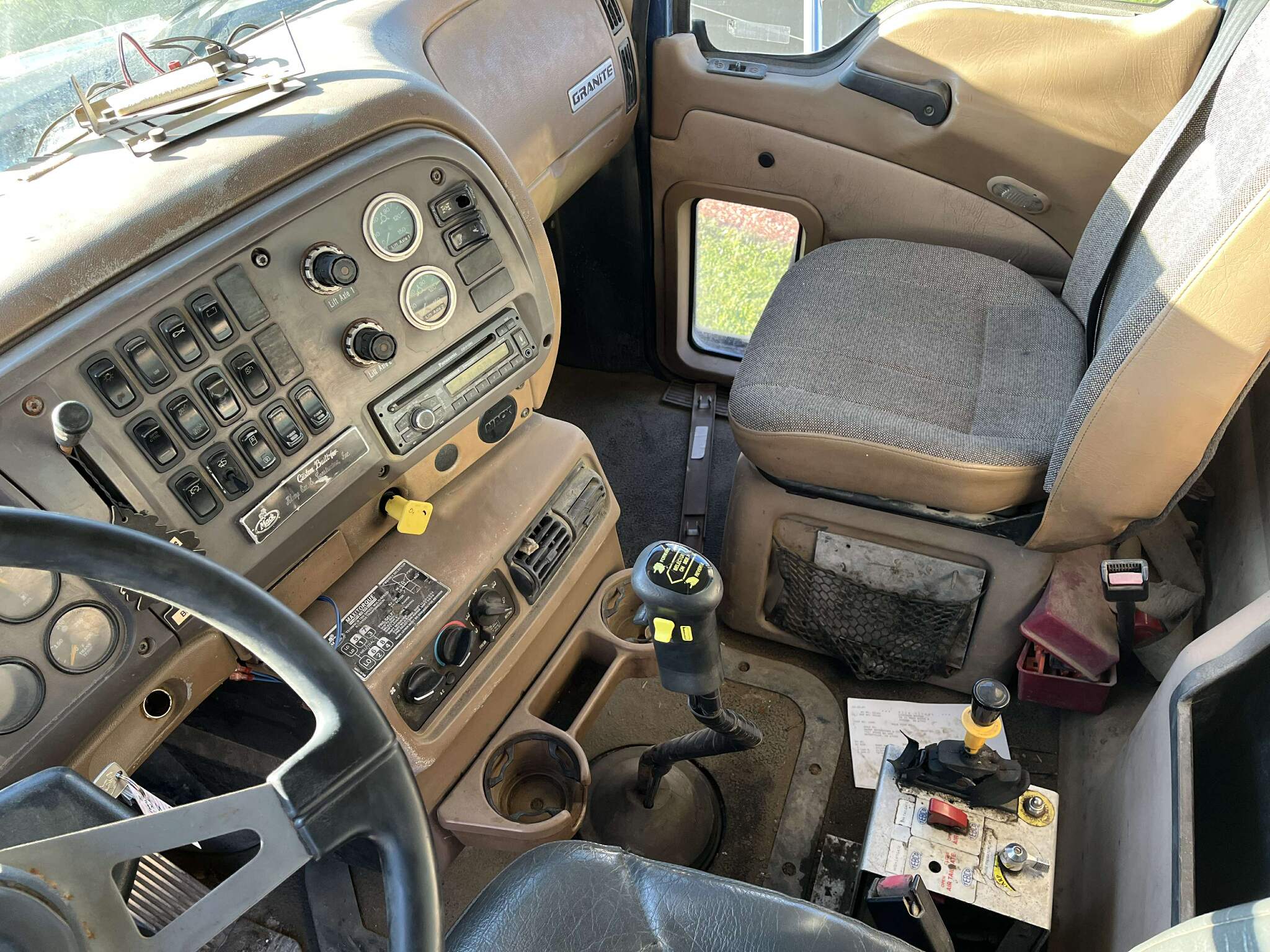 2005 MACK CV713 - Image 27