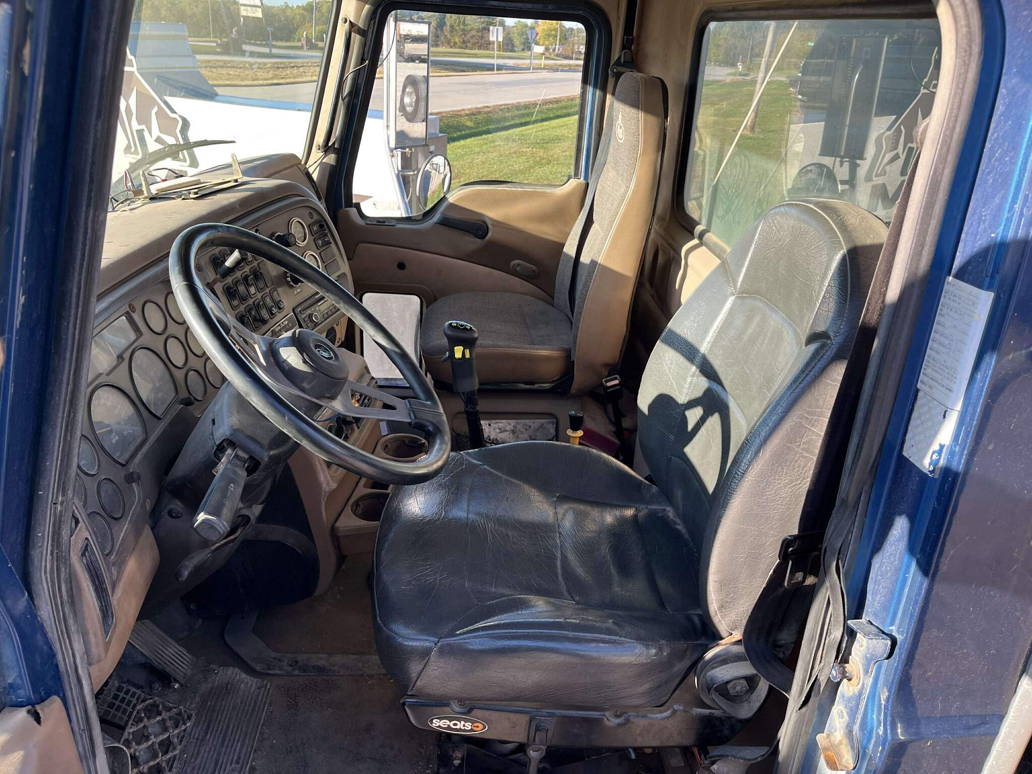 2005 MACK CV713 - Image 25