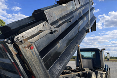 2005 MACK CV713 - Image 16