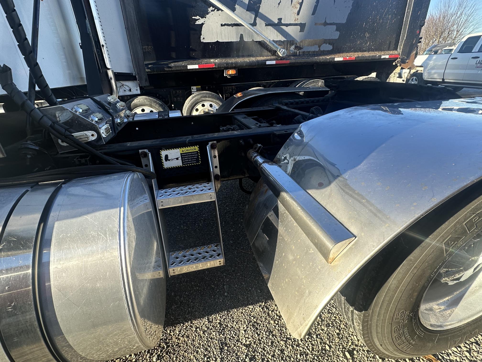 2012 MACK CXU713 - view 10 of 38