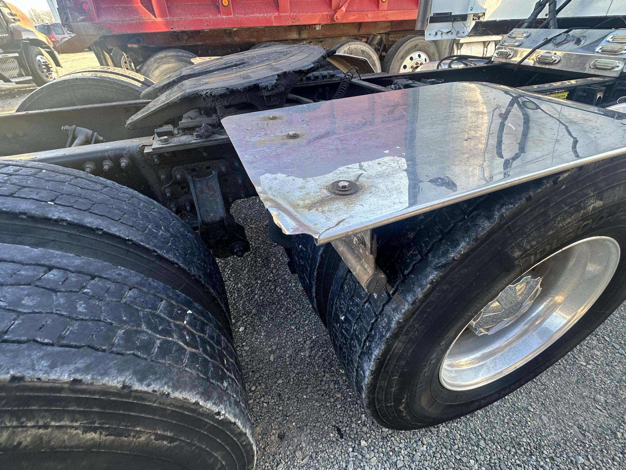 2012 MACK CXU713 - view 17 of 38