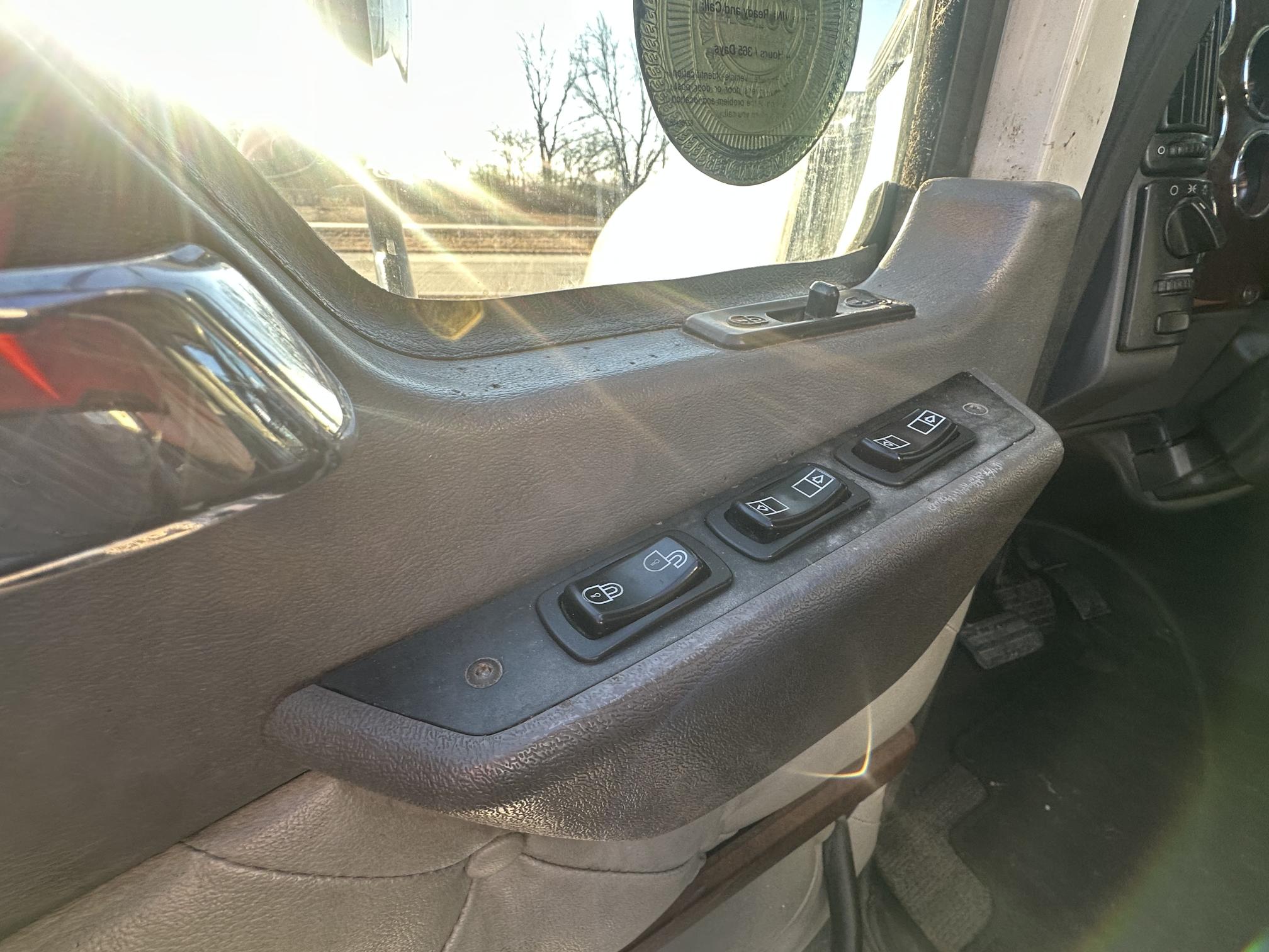 2012 MACK CXU713 - Image 26