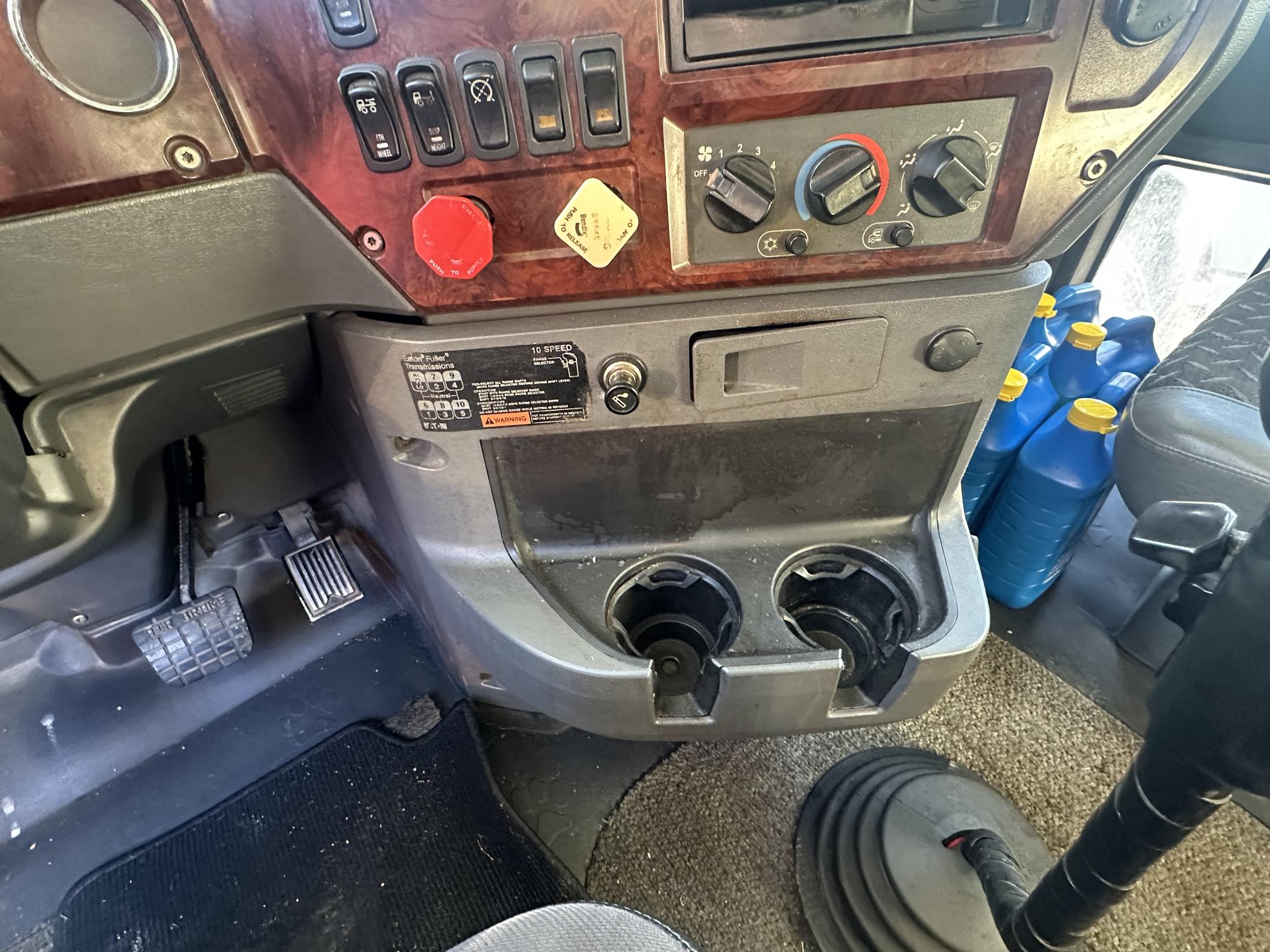 2012 MACK CXU713 - Image 31