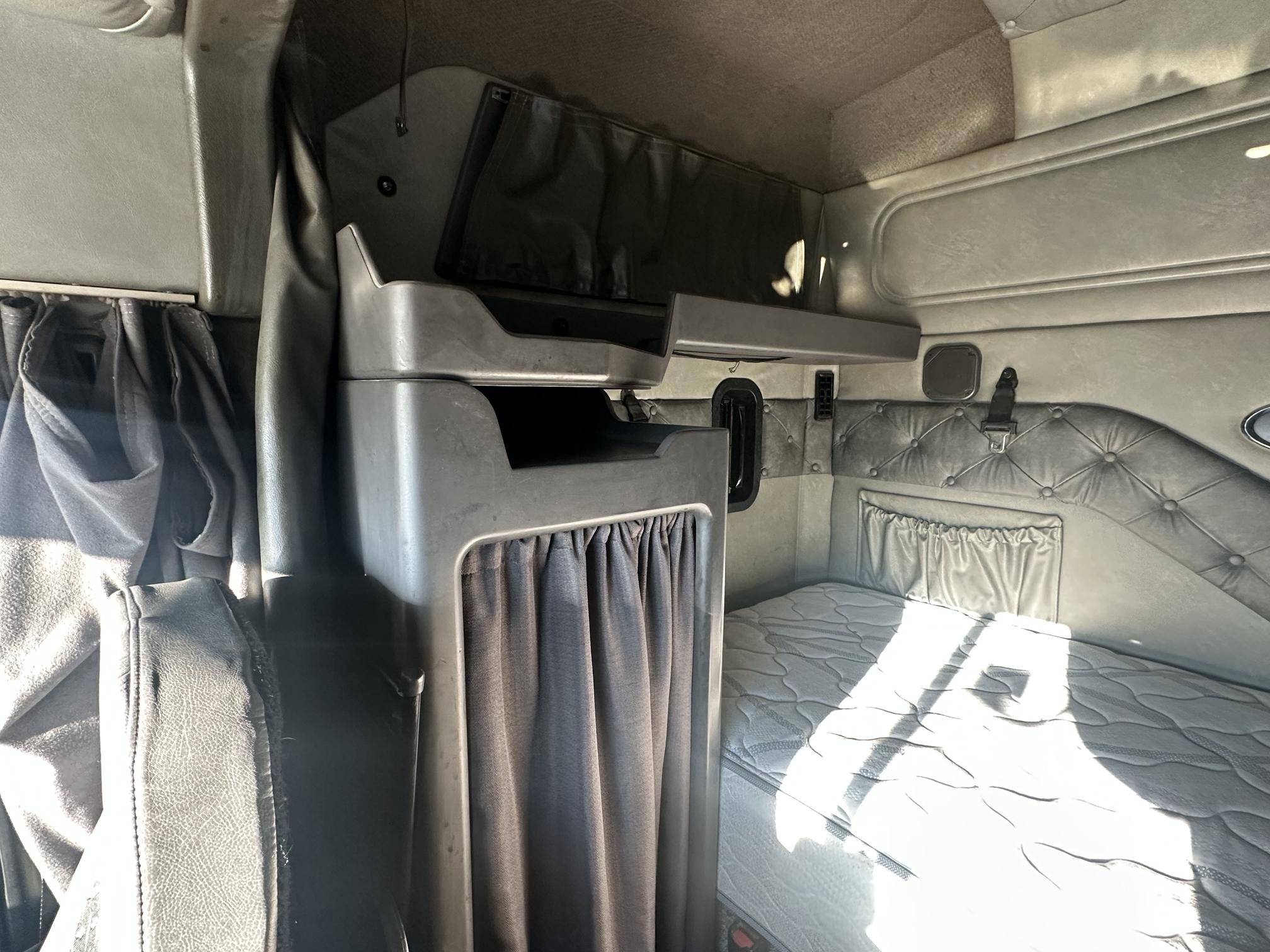 2012 MACK CXU713 - Image 33