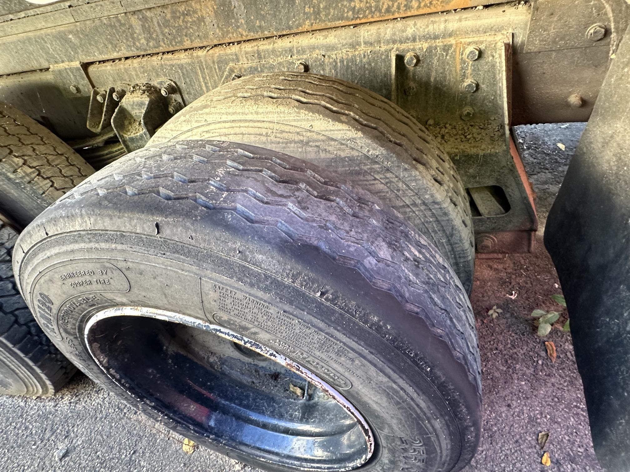 2004 KENWORTH T300 - view 9 of 27