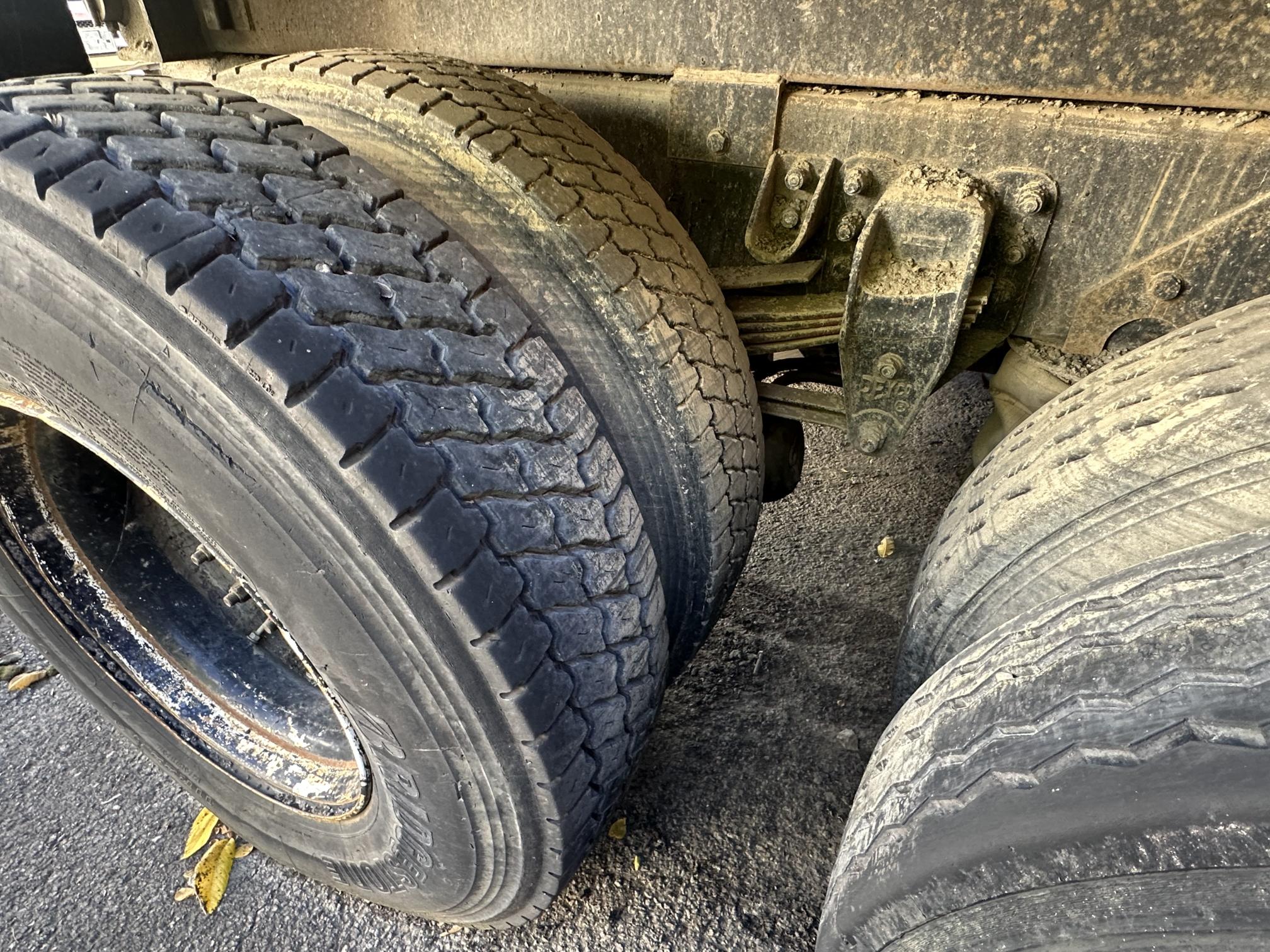 2004 KENWORTH T300 - view 10 of 27