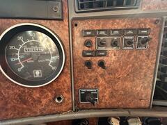 2004 KENWORTH T300 - Image 24