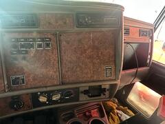 2004 KENWORTH T300 - Image 25