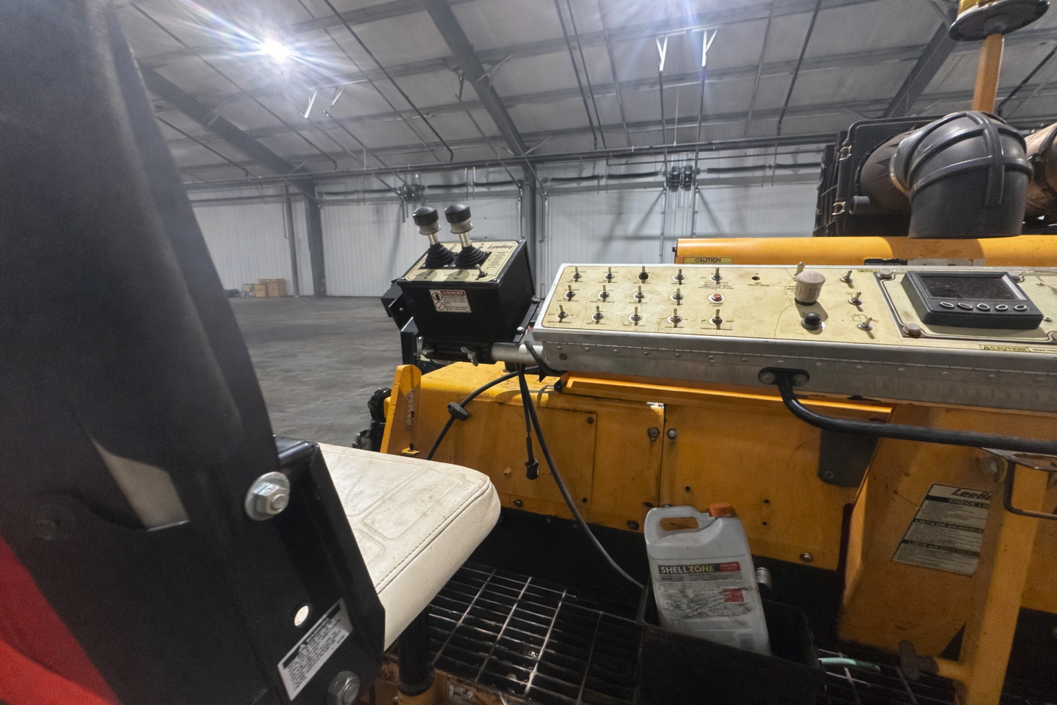 2015 LEEBOY 8515C - view 6 of 23