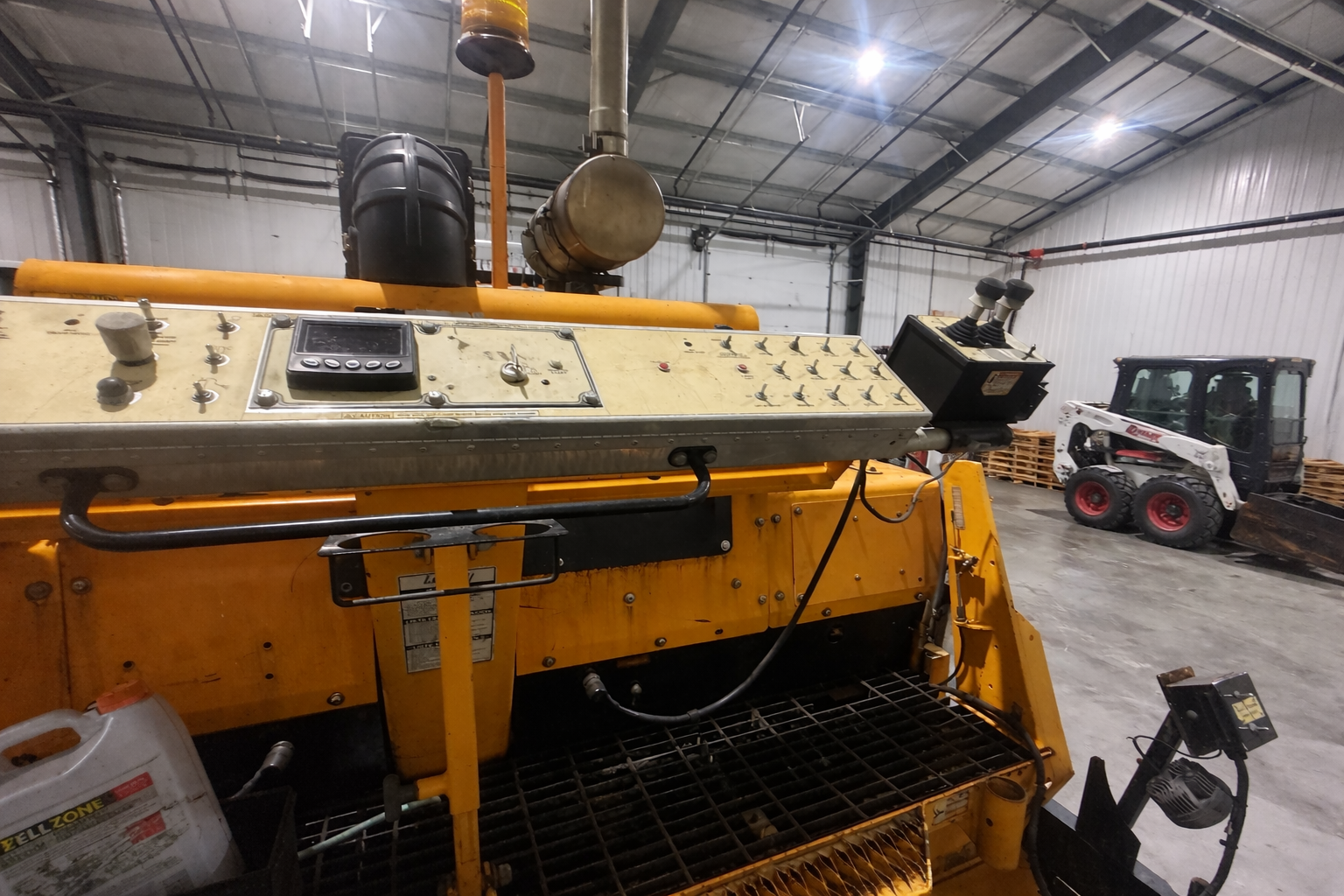 2015 LEEBOY 8515C - view 8 of 23