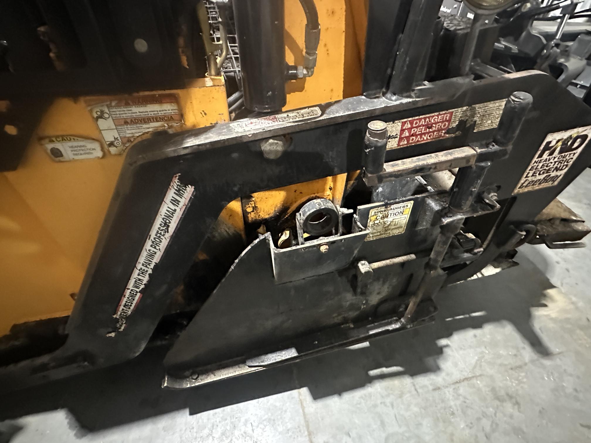 2015 LEEBOY 8515C - view 16 of 23