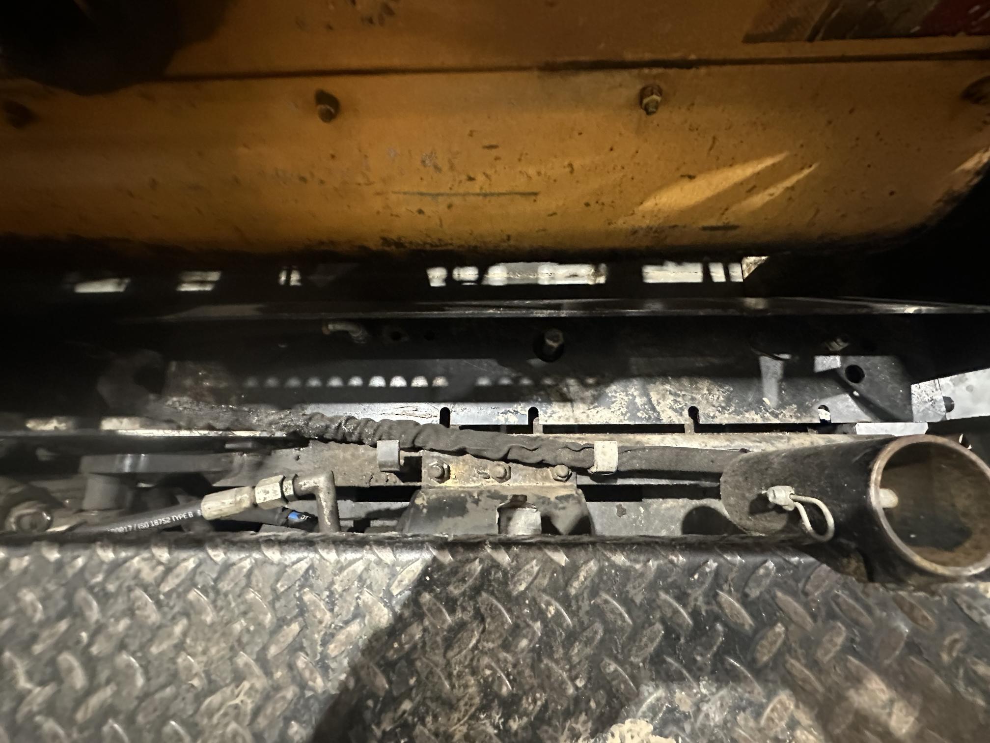 2015 LEEBOY 8515C - Image 21