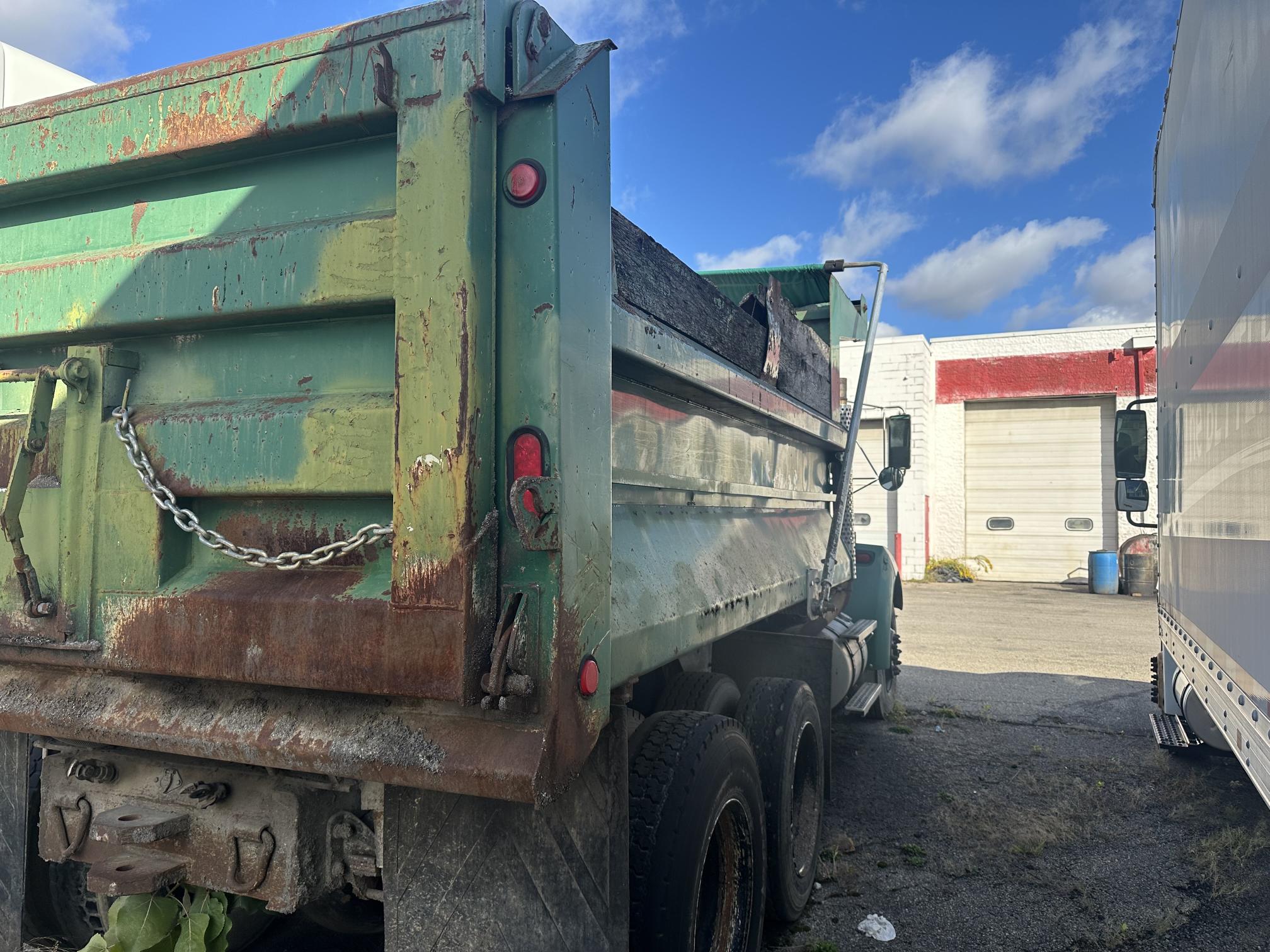 2004 KENWORTH T300 - view 6 of 36