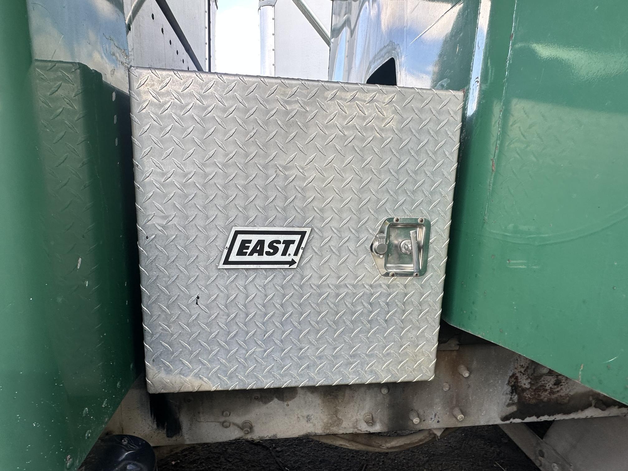 2004 KENWORTH T300 - Image 11