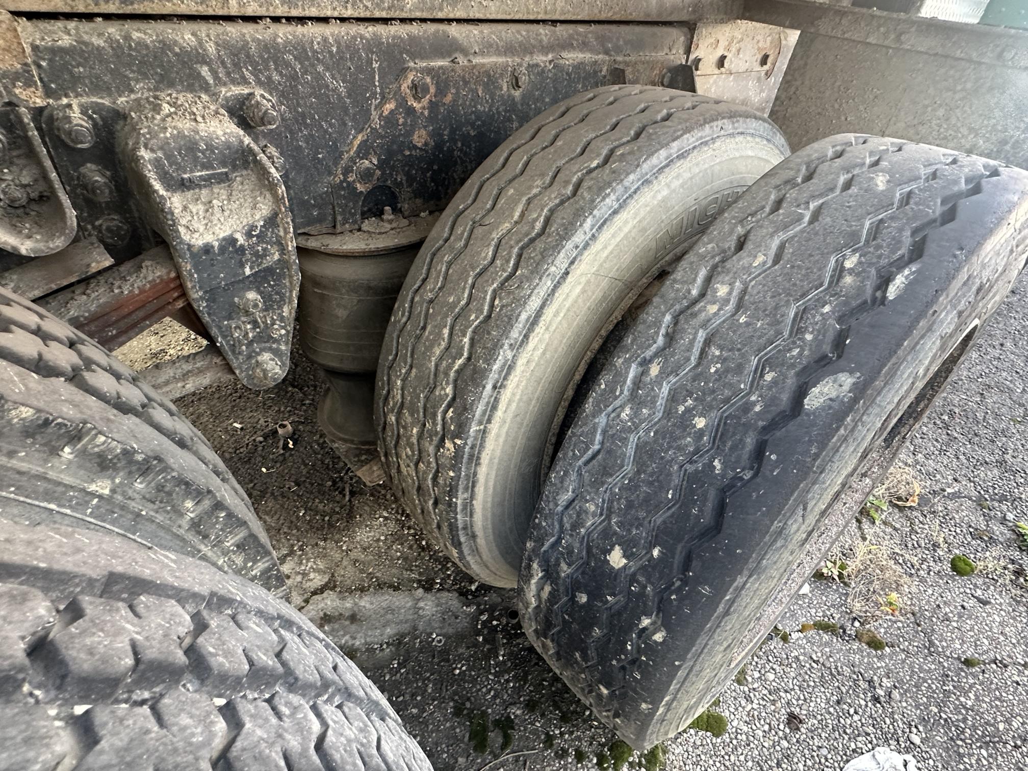 2004 KENWORTH T300 - view 20 of 36