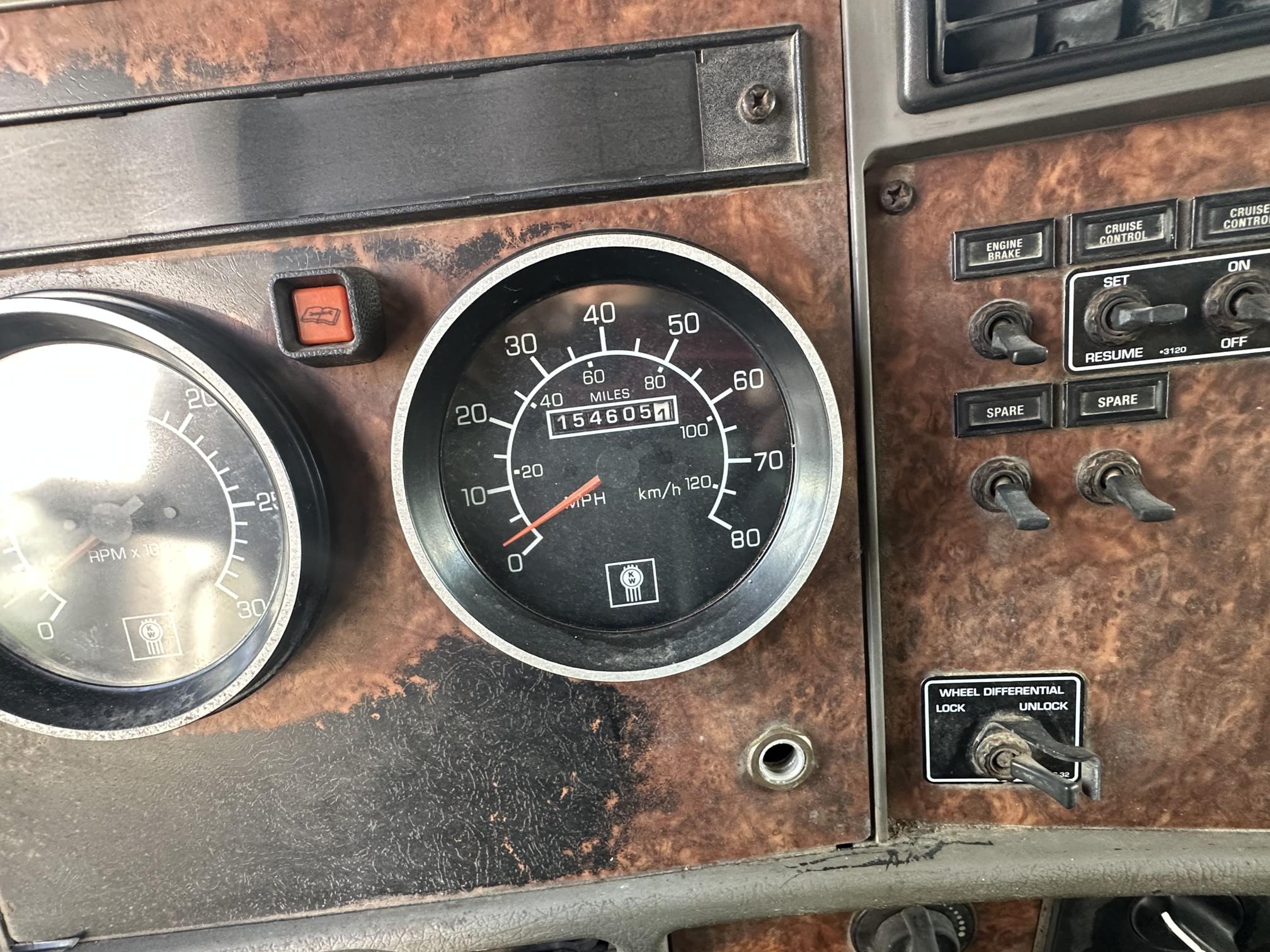 2004 KENWORTH T300 - Image 31