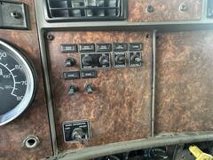 2004 KENWORTH T300 - Image 32