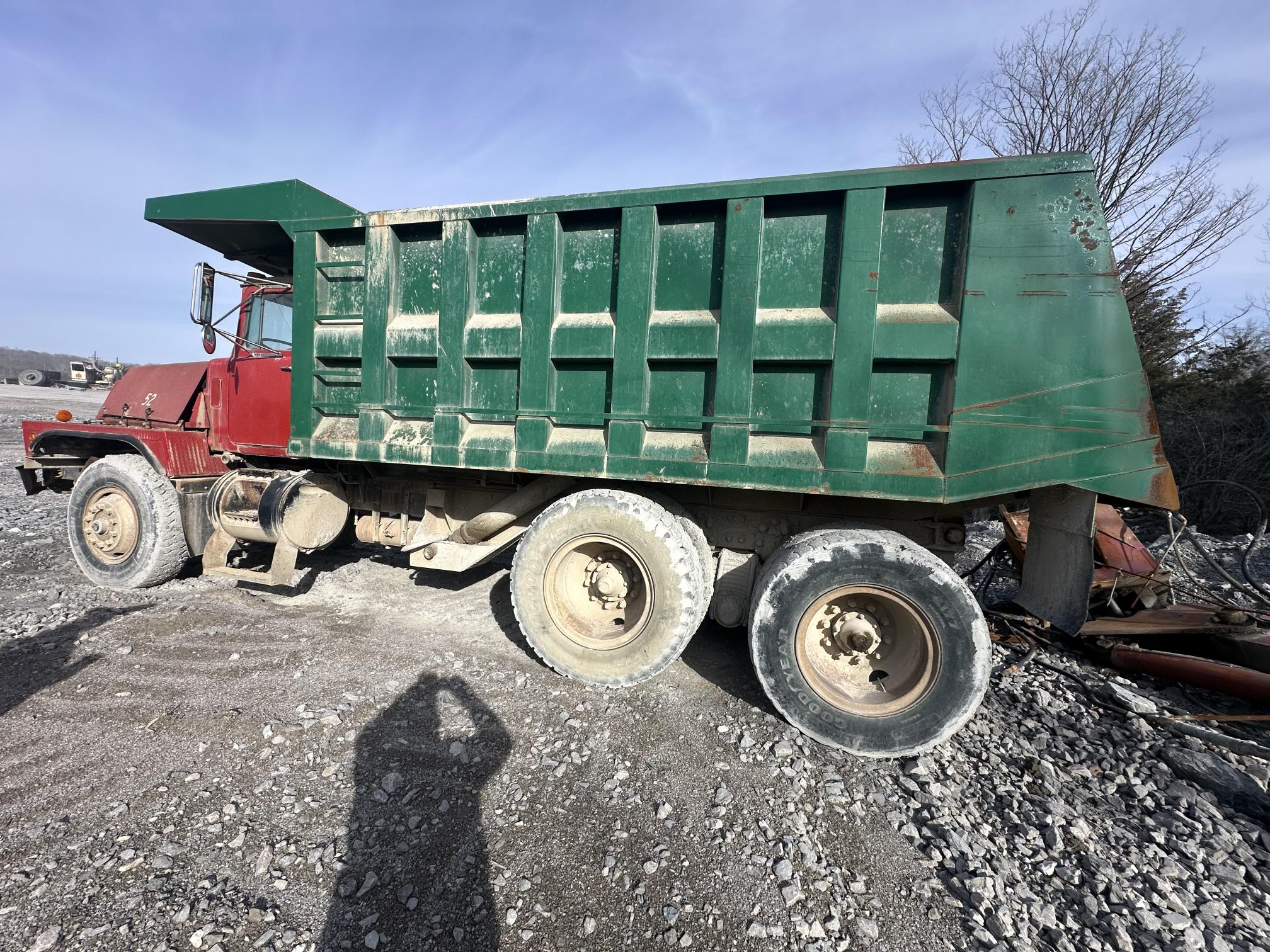 1997 MACK RD8 - Image 4