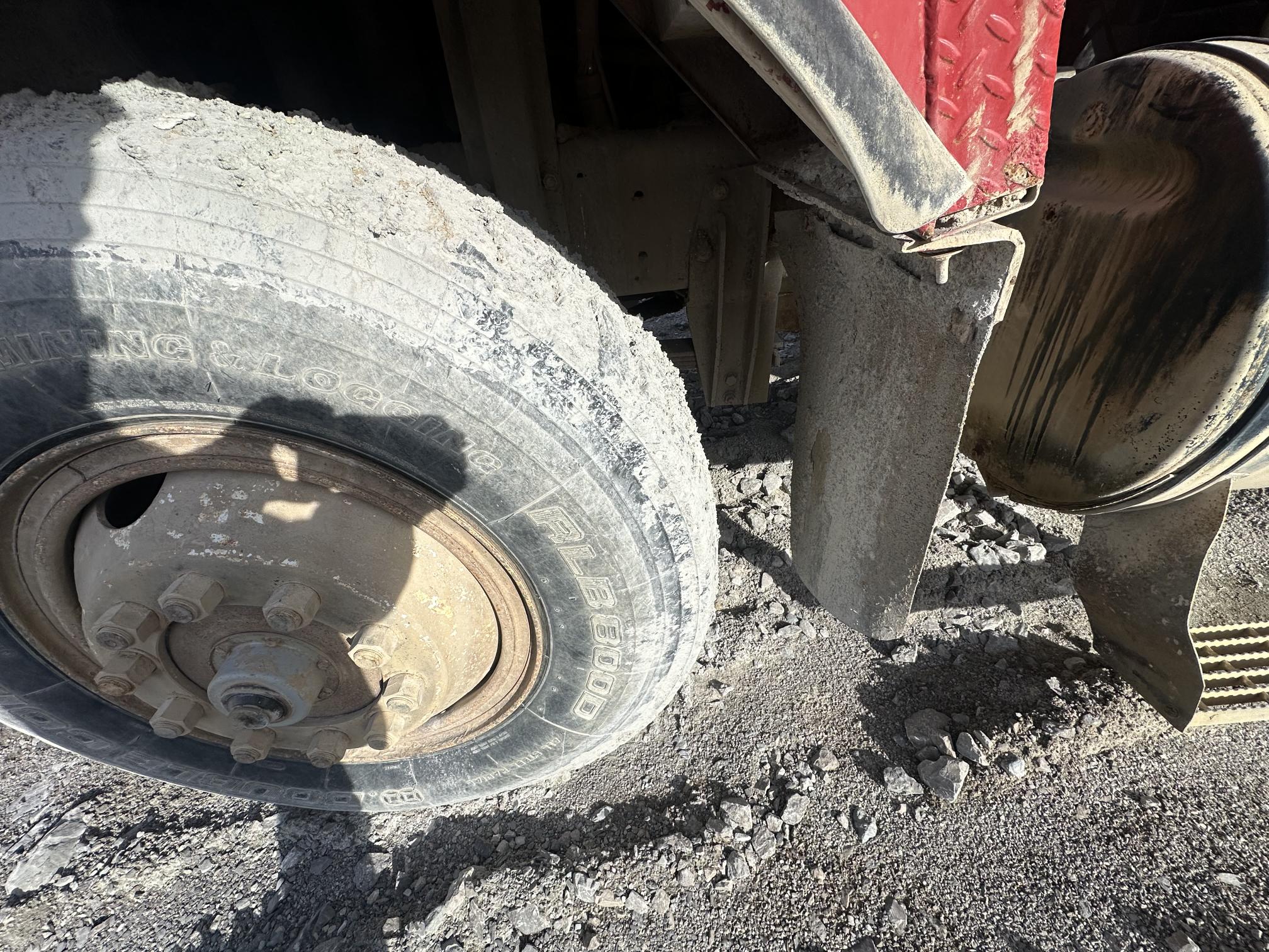 1997 MACK RD8 - view 14 of 41