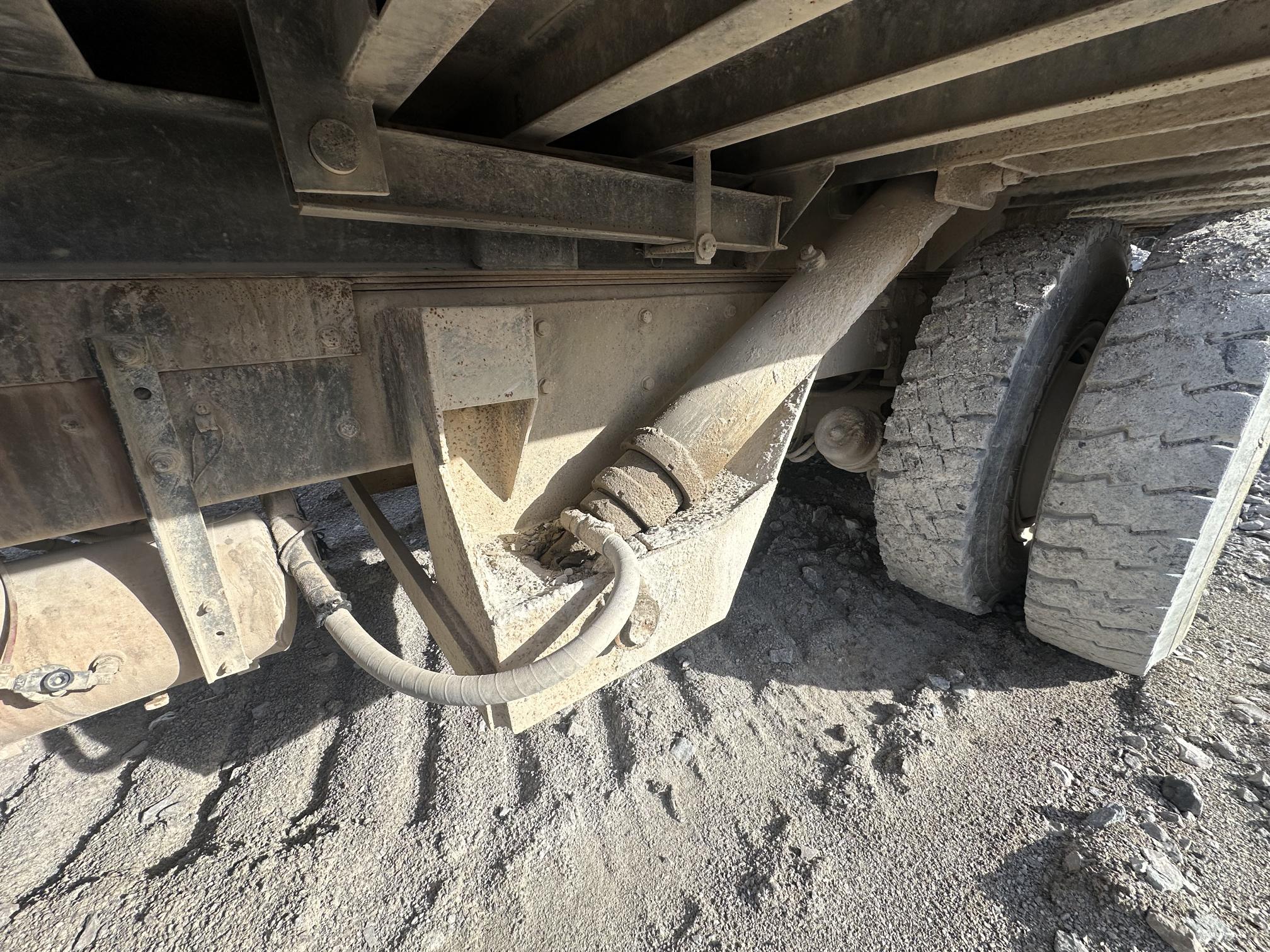 1997 MACK RD8 - Image 16